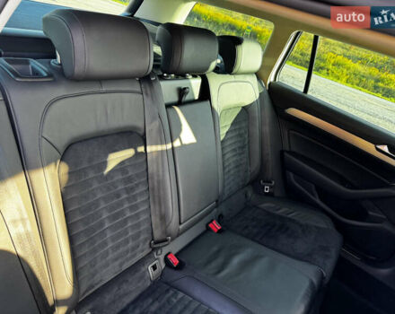 Белый Фольксваген Пассат, объемом двигателя 1.8 л и пробегом 170 тыс. км за 16500 $, фото 13 на Automoto.ua