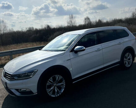 Белый Фольксваген Пассат, объемом двигателя 2 л и пробегом 205 тыс. км за 22200 $, фото 2 на Automoto.ua