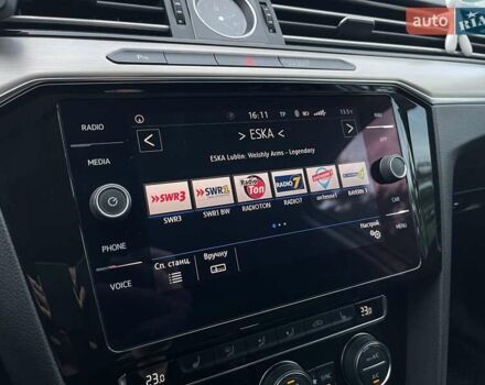 Білий Фольксваген Пассат, об'ємом двигуна 2 л та пробігом 181 тис. км за 18950 $, фото 18 на Automoto.ua