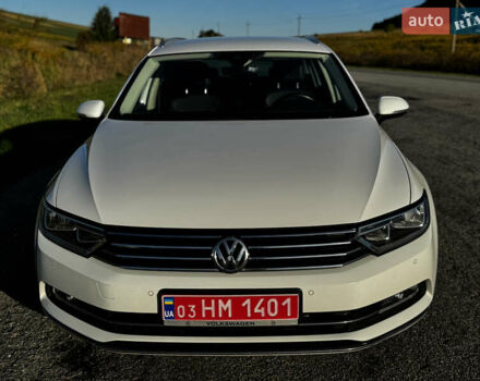 Белый Фольксваген Пассат, объемом двигателя 1.8 л и пробегом 170 тыс. км за 16500 $, фото 1 на Automoto.ua