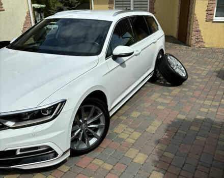 Белый Фольксваген Пассат, объемом двигателя 2 л и пробегом 212 тыс. км за 19500 $, фото 54 на Automoto.ua