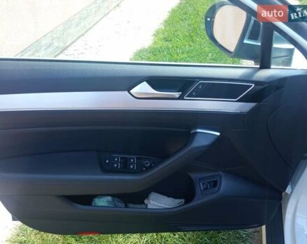 Белый Фольксваген Пассат, объемом двигателя 1.97 л и пробегом 170 тыс. км за 23000 $, фото 8 на Automoto.ua