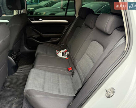 Белый Фольксваген Пассат, объемом двигателя 1.97 л и пробегом 188 тыс. км за 17550 $, фото 25 на Automoto.ua