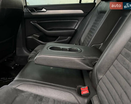 Белый Фольксваген Пассат, объемом двигателя 1.97 л и пробегом 267 тыс. км за 17890 $, фото 66 на Automoto.ua