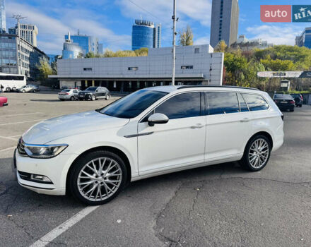 Белый Фольксваген Пассат, объемом двигателя 1.97 л и пробегом 275 тыс. км за 16499 $, фото 2 на Automoto.ua