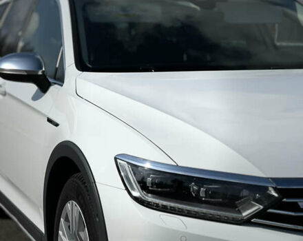 Белый Фольксваген Пассат, объемом двигателя 2 л и пробегом 205 тыс. км за 22200 $, фото 5 на Automoto.ua