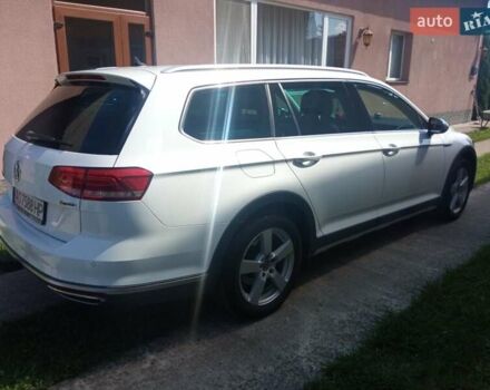 Белый Фольксваген Пассат, объемом двигателя 1.97 л и пробегом 170 тыс. км за 23000 $, фото 4 на Automoto.ua