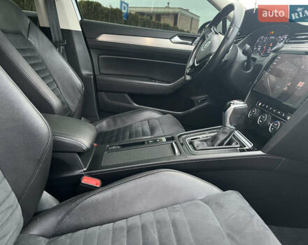 Белый Фольксваген Пассат, объемом двигателя 1.97 л и пробегом 267 тыс. км за 17890 $, фото 72 на Automoto.ua