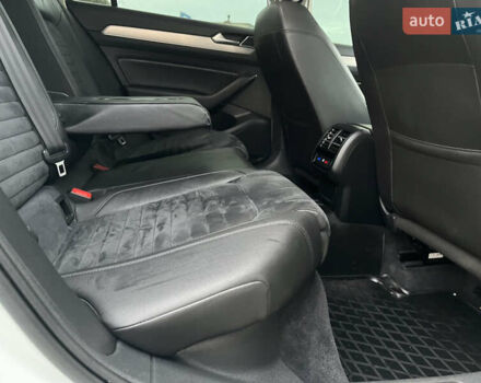 Белый Фольксваген Пассат, объемом двигателя 1.97 л и пробегом 267 тыс. км за 17890 $, фото 69 на Automoto.ua