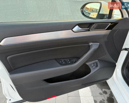 Белый Фольксваген Пассат, объемом двигателя 1.4 л и пробегом 200 тыс. км за 19000 $, фото 9 на Automoto.ua