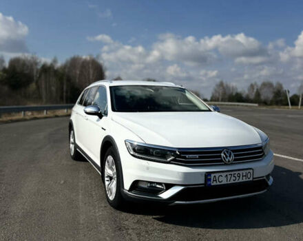 Белый Фольксваген Пассат, объемом двигателя 2 л и пробегом 205 тыс. км за 22200 $, фото 1 на Automoto.ua