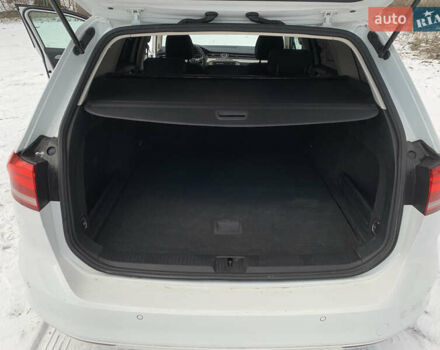 Білий Фольксваген Пассат, об'ємом двигуна 1.97 л та пробігом 229 тис. км за 12500 $, фото 5 на Automoto.ua