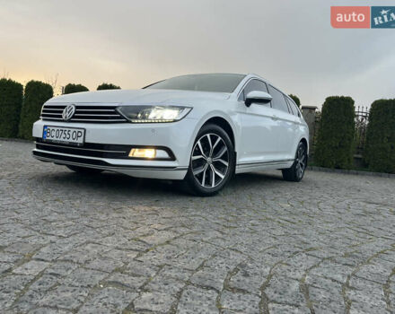 Белый Фольксваген Пассат, объемом двигателя 1.97 л и пробегом 267 тыс. км за 17890 $, фото 4 на Automoto.ua