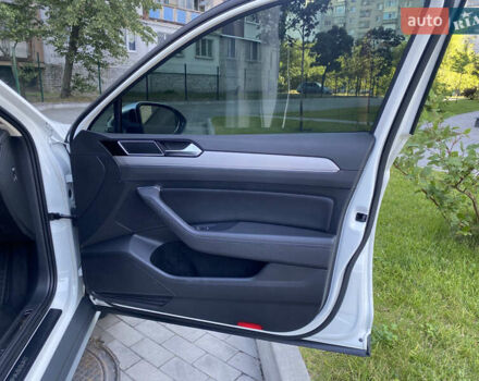 Білий Фольксваген Пассат, об'ємом двигуна 1.97 л та пробігом 193 тис. км за 26500 $, фото 15 на Automoto.ua