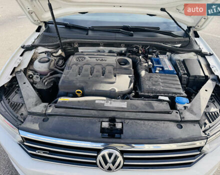 Белый Фольксваген Пассат, объемом двигателя 1.97 л и пробегом 275 тыс. км за 16499 $, фото 41 на Automoto.ua