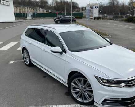 Белый Фольксваген Пассат, объемом двигателя 2 л и пробегом 212 тыс. км за 19500 $, фото 17 на Automoto.ua