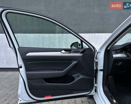 Білий Фольксваген Пассат, об'ємом двигуна 1.97 л та пробігом 239 тис. км за 19500 $, фото 41 на Automoto.ua