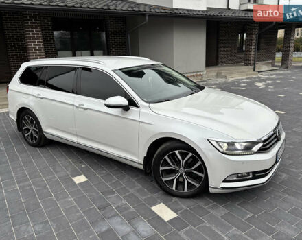 Белый Фольксваген Пассат, объемом двигателя 1.97 л и пробегом 268 тыс. км за 17890 $, фото 4 на Automoto.ua