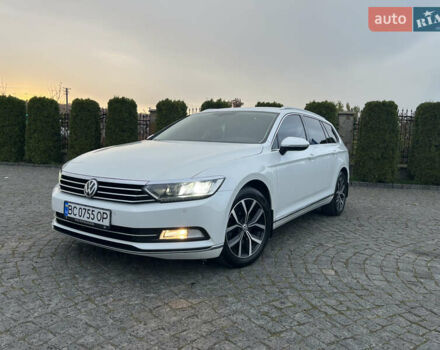 Белый Фольксваген Пассат, объемом двигателя 1.97 л и пробегом 267 тыс. км за 17890 $, фото 5 на Automoto.ua