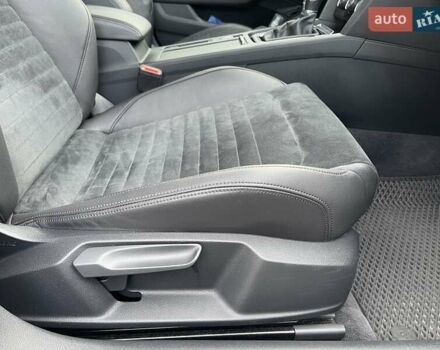 Білий Фольксваген Пассат, об'ємом двигуна 2 л та пробігом 181 тис. км за 18950 $, фото 26 на Automoto.ua