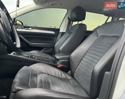 Белый Фольксваген Пассат, объемом двигателя 1.97 л и пробегом 267 тыс. км за 17890 $, фото 51 на Automoto.ua