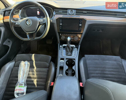 Білий Фольксваген Пассат, об'ємом двигуна 1.8 л та пробігом 179 тис. км за 18800 $, фото 27 на Automoto.ua