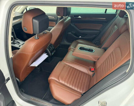 Белый Фольксваген Пассат, объемом двигателя 1.97 л и пробегом 185 тыс. км за 19500 $, фото 6 на Automoto.ua