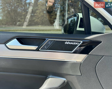 Белый Фольксваген Пассат, объемом двигателя 1.97 л и пробегом 180 тыс. км за 23199 $, фото 14 на Automoto.ua