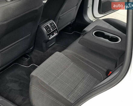 Белый Фольксваген Пассат, объемом двигателя 2 л и пробегом 225 тыс. км за 17800 $, фото 29 на Automoto.ua