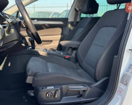 Білий Фольксваген Пассат, об'ємом двигуна 1.97 л та пробігом 201 тис. км за 23000 $, фото 21 на Automoto.ua