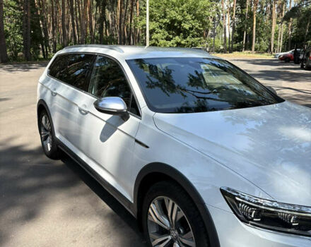 Белый Фольксваген Пассат, объемом двигателя 1.97 л и пробегом 162 тыс. км за 27900 $, фото 3 на Automoto.ua