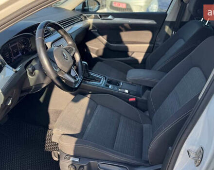 Білий Фольксваген Пассат, об'ємом двигуна 1.97 л та пробігом 201 тис. км за 23000 $, фото 26 на Automoto.ua