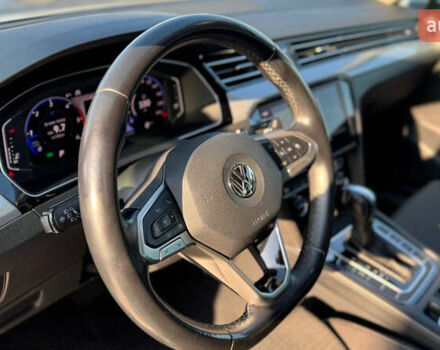 Білий Фольксваген Пассат, об'ємом двигуна 1.97 л та пробігом 201 тис. км за 23000 $, фото 17 на Automoto.ua