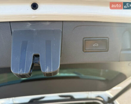 Білий Фольксваген Пассат, об'ємом двигуна 1.8 л та пробігом 179 тис. км за 18800 $, фото 23 на Automoto.ua