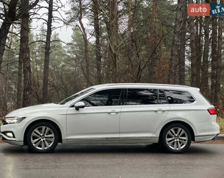 Белый Фольксваген Пассат, объемом двигателя 2 л и пробегом 205 тыс. км за 21955 $, фото 8 на Automoto.ua