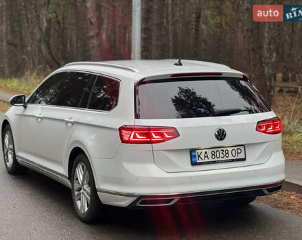 Белый Фольксваген Пассат, объемом двигателя 2 л и пробегом 205 тыс. км за 21955 $, фото 11 на Automoto.ua