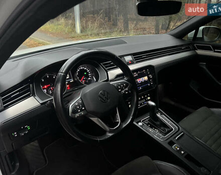 Белый Фольксваген Пассат, объемом двигателя 2 л и пробегом 205 тыс. км за 21955 $, фото 28 на Automoto.ua