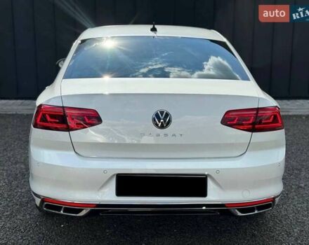 Білий Фольксваген Пассат, об'ємом двигуна 2 л та пробігом 180 тис. км за 28900 $, фото 4 на Automoto.ua