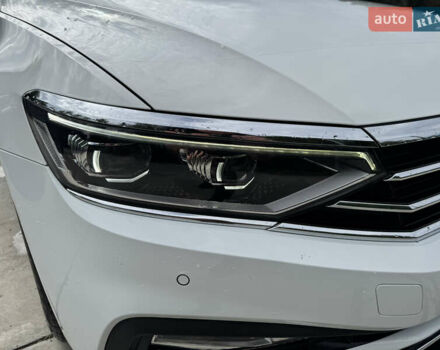 Білий Фольксваген Пассат, об'ємом двигуна 1.97 л та пробігом 205 тис. км за 22900 $, фото 14 на Automoto.ua