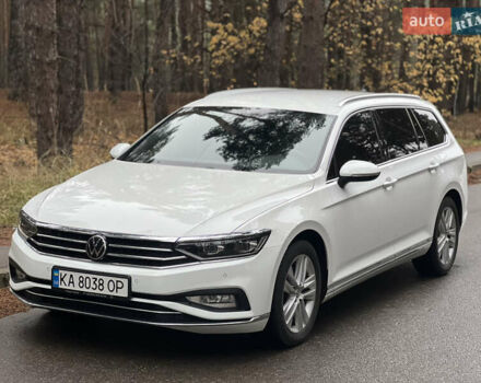Белый Фольксваген Пассат, объемом двигателя 2 л и пробегом 205 тыс. км за 21955 $, фото 3 на Automoto.ua