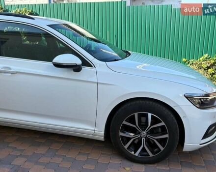 Белый Фольксваген Пассат, объемом двигателя 1.97 л и пробегом 172 тыс. км за 25700 $, фото 2 на Automoto.ua