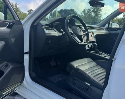 Белый Фольксваген Пассат, объемом двигателя 1.97 л и пробегом 225 тыс. км за 23400 $, фото 33 на Automoto.ua