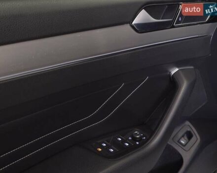 Белый Фольксваген Пассат, объемом двигателя 1.97 л и пробегом 226 тыс. км за 22999 $, фото 6 на Automoto.ua