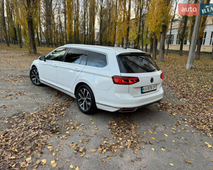 Фольксваген Пассат 2020 в Киеве на Automoto.ua Белый Фольксваген Пассат, объемом двигателя 1.97 л и пробегом 205 тыс. км за 18500 $, фото 7 на Automoto.ua