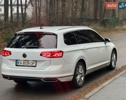 Белый Фольксваген Пассат, объемом двигателя 2 л и пробегом 205 тыс. км за 21955 $, фото 14 на Automoto.ua