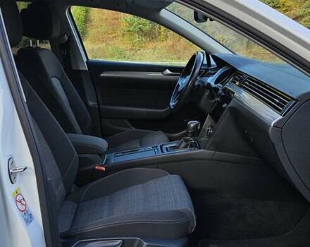 Білий Фольксваген Пассат, об'ємом двигуна 2 л та пробігом 214 тис. км за 18800 $, фото 29 на Automoto.ua