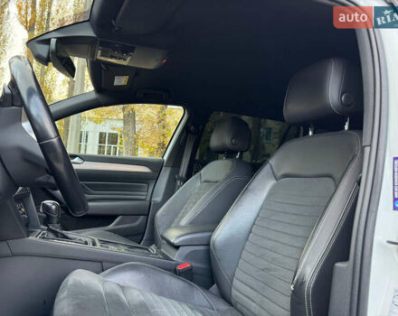 Фольксваген Пассат 2020 в Киеве на Automoto.ua Белый Фольксваген Пассат, объемом двигателя 1.97 л и пробегом 205 тыс. км за 18500 $, фото 10 на Automoto.ua