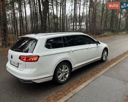 Белый Фольксваген Пассат, объемом двигателя 2 л и пробегом 205 тыс. км за 21955 $, фото 15 на Automoto.ua