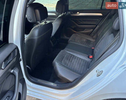 Фольксваген Пассат 2020 в Киеве на Automoto.ua Белый Фольксваген Пассат, объемом двигателя 1.97 л и пробегом 205 тыс. км за 18500 $, фото 15 на Automoto.ua