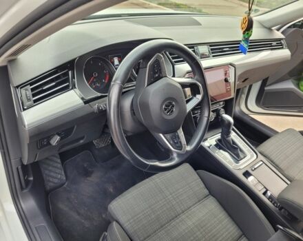 Білий Фольксваген Пассат, об'ємом двигуна 2 л та пробігом 260 тис. км за 18990 $, фото 17 на Automoto.ua